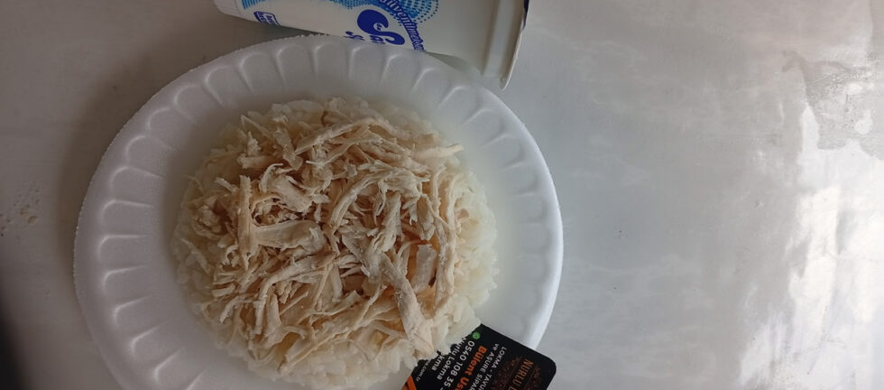 tavuk-pilav-dağıtımı